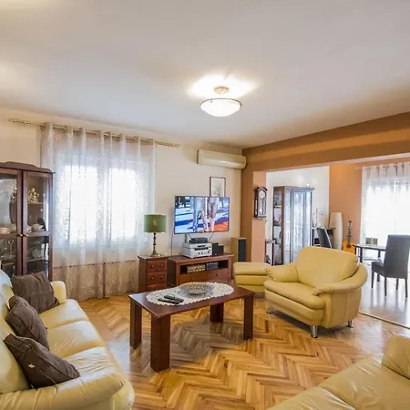 Ctim239/ Holiday House With Private Pool אימוטסקי